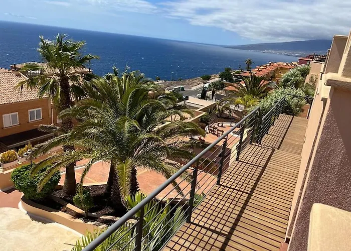 Casa Adosada De Lujo Con Piscina Y Vistas Al Mar
